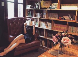 10 Tips And Tricks To Establish A Daily Reading Routine