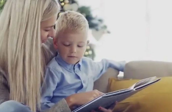 10 Reasons Why Winter is the Best Season to Read (Video)